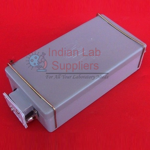 Cell Holders, Plastic to hold 4 batteries